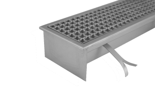 Odvodňovací žlab s antiskluzovou krycí mřížkou, ploché dno